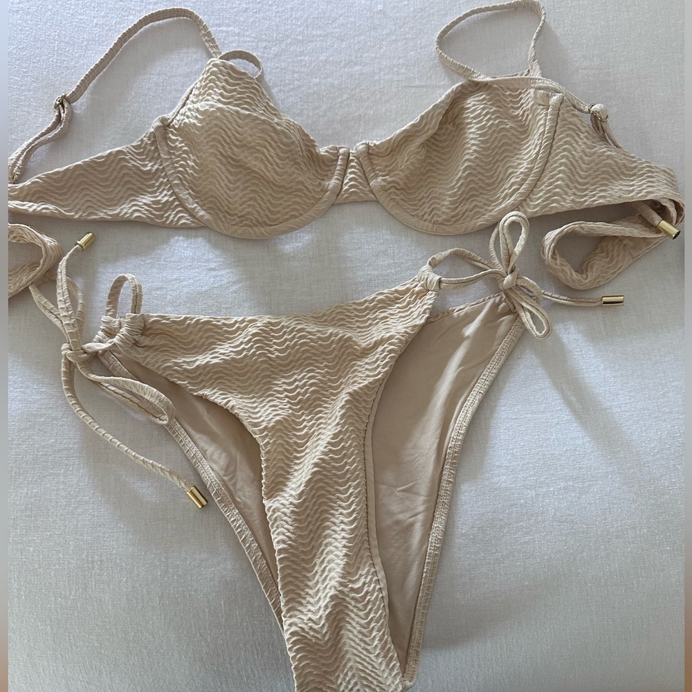 Monday swimwear bikini